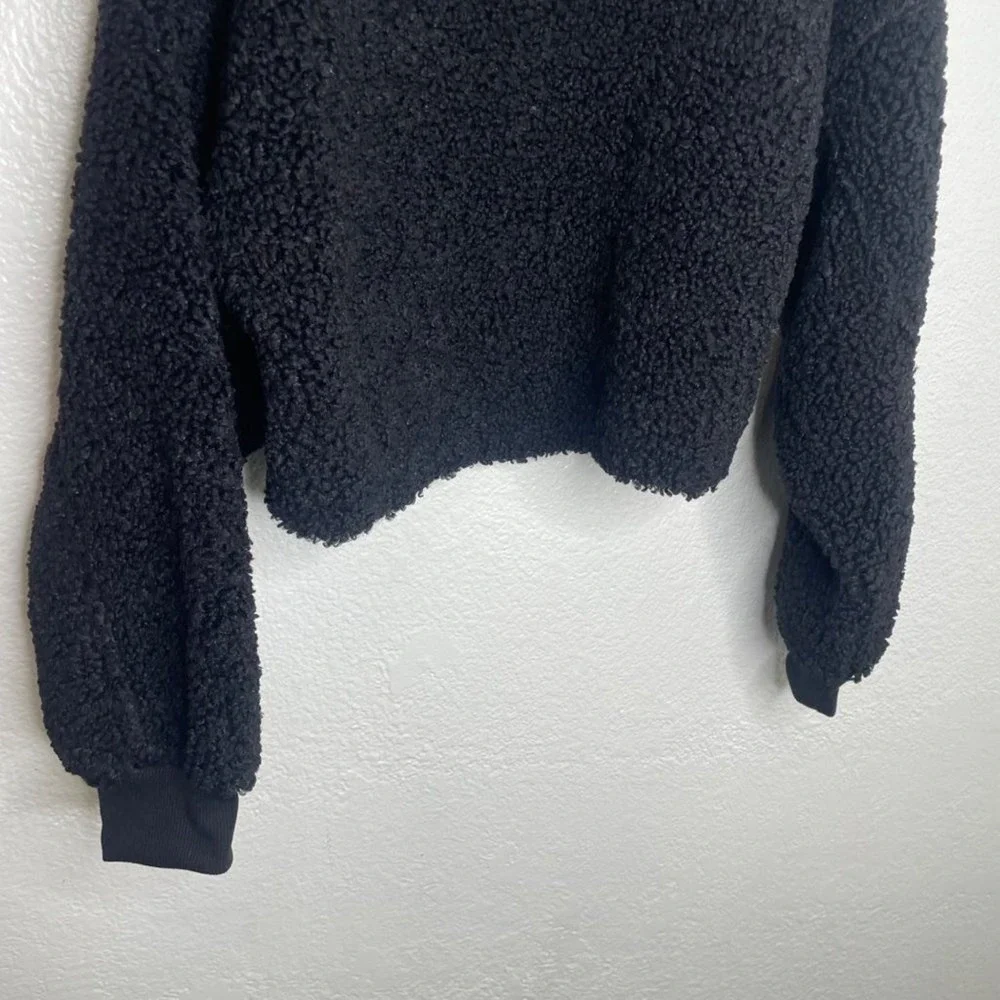 Wild Fable Black Sherpa Borg Fleece Cropped Sweatshirt Pullover Crew Neck Medium - Picture 11 of 12